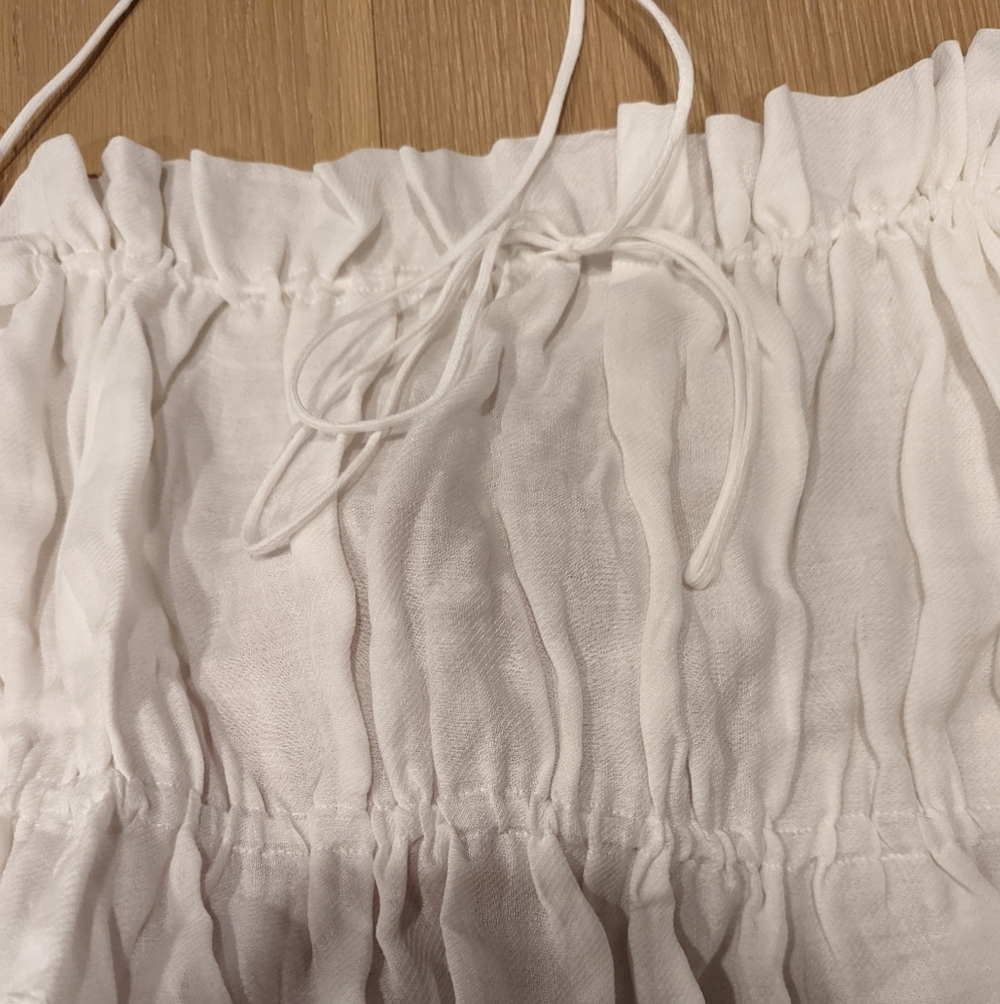 White Ruffled backless top - Picture 9 of 9